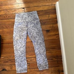 Never worn Lululemon leggings